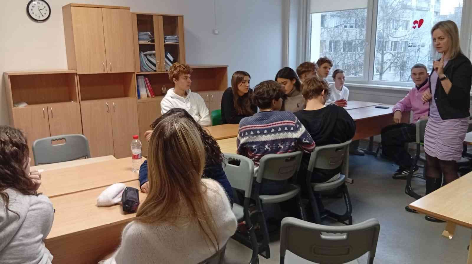 kont11.jpg